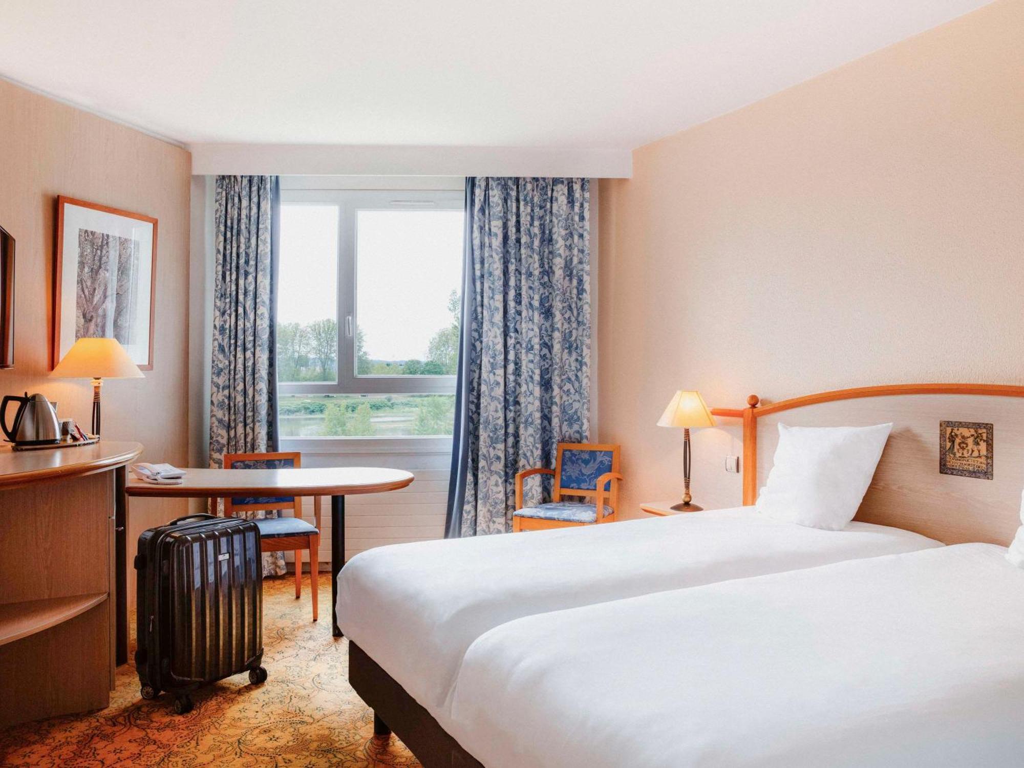 Mercure Nevers Pont De Loire Ngoại thất bức ảnh